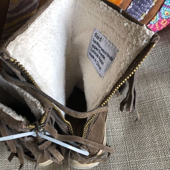 Joyfolie Genuine Suede Fringe Baby Boots - Picture 4 of 9